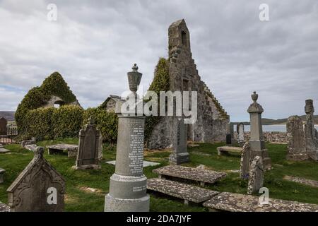 Balnakeil Kirche, jetzt eine Ruine, wird geglaubt, um von Donald Mackay von Farr, später Lord Reay, 1619 errichtet worden zu sein. Es ist in einem Friedhof und Adja Stockfoto