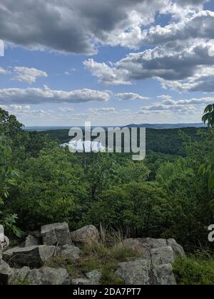 Ramapo Lake Blick in Ramapo Mountain State Forest im Norden New Jersey Stockfoto