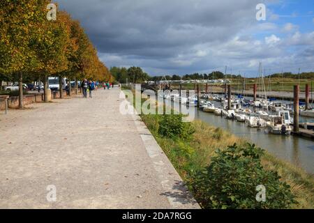 Le Crotoy in Baie de Somme, Picardie, Frankreich, Europa. Segelboote im Hafen. Foto V.D. Stockfoto