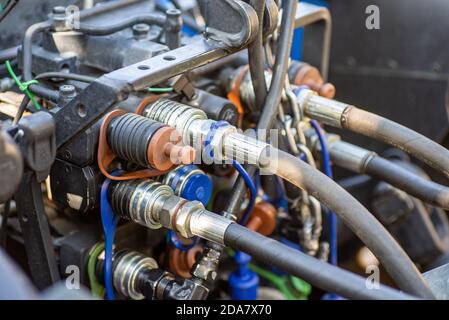 terni, italien Mai 24 2020:Quick Coupling's New Holland Tractor zum Anbringen von Arbeitswerkzeugen Stockfoto