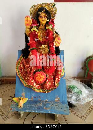 Agartala, Tripura / Indien - 8. November 2020 : Alte Idole der hindu-Götter, Laxmi Idol. Stockfoto