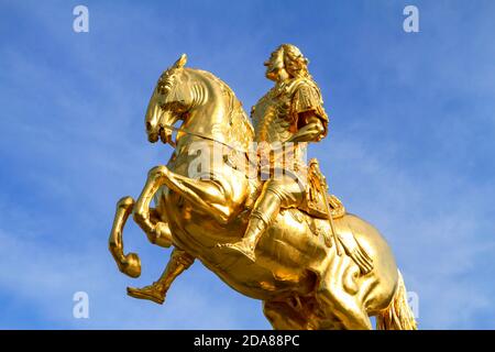 Goldener Reiter, goldene Cavalier, Reiterstandbild von August dem starken in Dresden, Sachsen, Deutschland, Europa Stockfoto