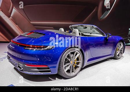 Porsche 911 Carrera 4S Cabriolet-Sportwagen auf dem 89. Genfer Autosalon. Genf, Schweiz - 6. März 2019. Stockfoto