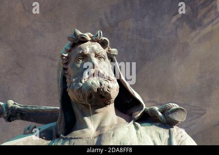 Nahaufnahme der Wilhelm Tell (englisch Wilhelm Tell) Statue des Tell-Denkmals in Altdorf im Kanton Uri, Schweiz. Die Statue wurde gemacht Stockfoto