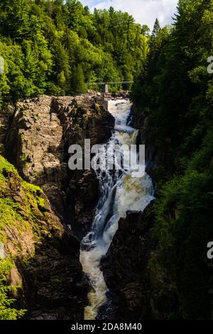 Ste-Anne Cayon, Kanada - August 21 2020: Der große Wasserfall in Ste-Anne Cayon in Quebec Stockfoto