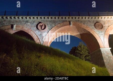 Alte Eisenbahnbrücke über den Fluss Boruja in Bytow, Polen. 18. September 2020 © Wojciech Strozyk / Alamy Stock Photo *** Ortsüberschrift *** Stockfoto