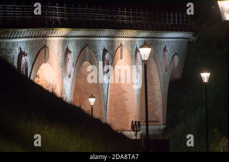 Alte Eisenbahnbrücke über den Fluss Boruja in Bytow, Polen. 18. September 2020 © Wojciech Strozyk / Alamy Stock Photo *** Ortsüberschrift *** Stockfoto