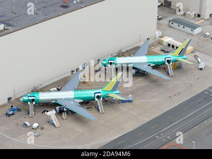 USAF Boeing KC-46 Pegasus in Everett / Paine Field wird durch strukturelle Anpassungen wie von der United States Air Force angefordert. Betankungsflugzeug. Stockfoto