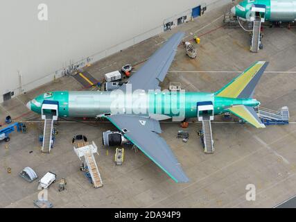 United States Air Force Boeing KC-46 Pegasus in Everett / Paine Field durch strukturelle Anpassungen wie von USAF angefordert. Betankung von Flugzeugen. Stockfoto