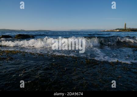 Das "Bleistift" Denkmal zur Erinnerung an die Schlacht von Largs, die etwas mehr als 1 Meile (1.6 km) südlich des Largs Stadtzentrum steht. Stockfoto