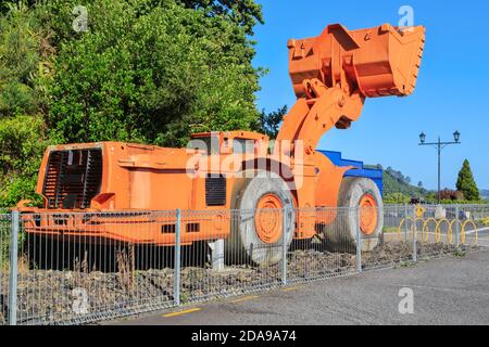 Ein riesiger Frontlader Earth Mover, bekannt als 'Bogger', der in Waihi, Neuseeland, ausgestellt wird Stockfoto