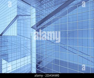 Hintergrund mit geometrischen blauen Glasfassaden. 3d-Rendering Stockfoto