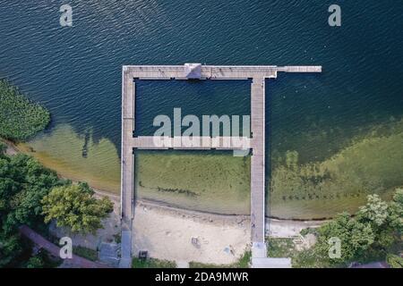 Pier am Narie See in der Region der Ilawa Seenplatte, Blick vom Dorf Kretowiny, der Provinz Ostroda, der Provinz Warmia und der Provinz Mazury in Polen Stockfoto