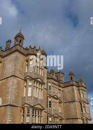 Dramatische brütende Country House, Englefield House, Englefield Estate, Thale, Reading, Berkshire, England, Großbritannien, GB. Stockfoto