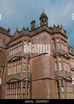 Dramatische brütende Country House, Englefield House, Englefield Estate, Thale, Reading, Berkshire, England, Großbritannien, GB. Stockfoto