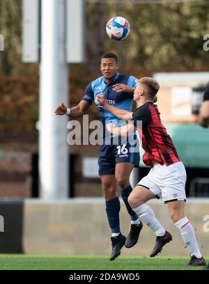 High Wycombe, Großbritannien. November 2020. Giles Phillips von Wycombe Wanderers während des Freundschaftsspiels 2020/21 spielte hinter verschlossenen Türen zwischen Wycombe Wanderers und AFC Bournemouth in Adams Park, High Wycombe, England am 10. November 2020. Foto von Andy Rowland. Kredit: Prime Media Images/Alamy Live Nachrichten Stockfoto