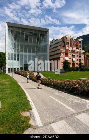 Bozen. Italien. Außenansicht des Museion, Museum für Moderne und Zeitgenössische Kunst (museo di arte moderne e contemporanea). Stockfoto