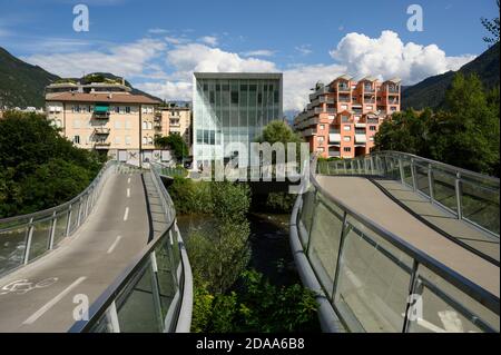 Bozen. Italien. Außenansicht des Museion, Museum für Moderne und Zeitgenössische Kunst (museo di arte moderne e contemporanea). Stockfoto