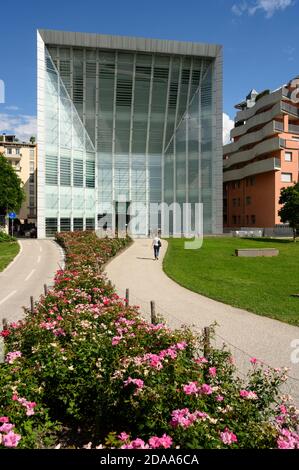 Bozen. Italien. Außenansicht des Museion, Museum für Moderne und Zeitgenössische Kunst (museo di arte moderne e contemporanea). Stockfoto