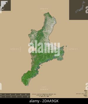 Mie, Präfektur von Japan. Sentinel-2 Satellitenbilder. Form isoliert auf durchgehenden Hintergrund mit informativen Überlagerungen. Enthält modifizierte Copernicus Sen Stockfoto