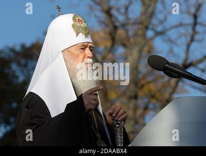 KIEW, UKRAINE - 14. Okt. 2018: Primas der Ukrainischen Orthodoxen Kirche des Kiewer Patriarchats, Patriarch von Kiew und des gesamten Russland-Ukraine Filaretts während des Gebets für die Ukraine auf dem Sofia-Platz in Kiew Stockfoto