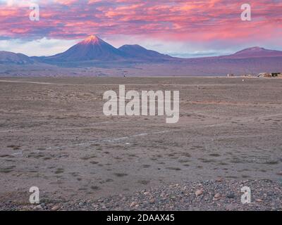 Die Atacama-Wüste ist eine hyperaride Region in Chile in Südamerika. Atacama ist bekannt als eine der trockensten Regionen der Erde. Stockfoto