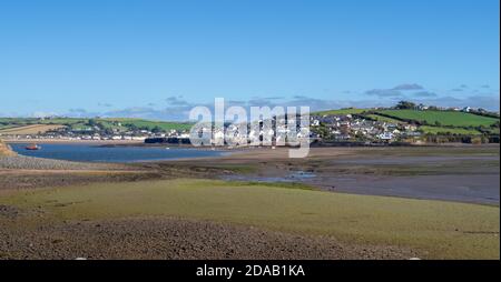 Appledore Dorf in North Devon mit Rettungsboot, von Northam Burrows aus gesehen. Stockfoto