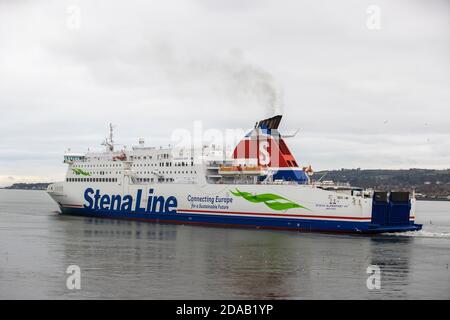 Die Stena Superfast VIII Abfahrt vom Belfast Harbour. Paul Grant, Irish Sea Trade Director bei Stena Line, sprach über die Herausforderungen, die der Brexit und das Coronavirus mit sich bringen, da das Unternehmen den 25. Jahrestag seiner Gründung in Belfast feiert. Stockfoto