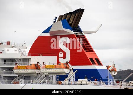 Stena Superfast VIII mit Abfahrt vom Belfast Harbour. Paul Grant, Irischer Handelsdirektor von Stena Line??, sprach über die Herausforderungen, die der Brexit und das Coronavirus mit sich bringen, da das Unternehmen den 25. Jahrestag seiner Gründung in Belfast feiert. Stockfoto