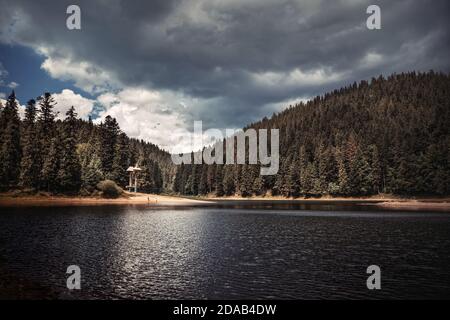 Sinevir See. Vulkanischer See in den Karpaten. Ukraine, Europa Stockfoto