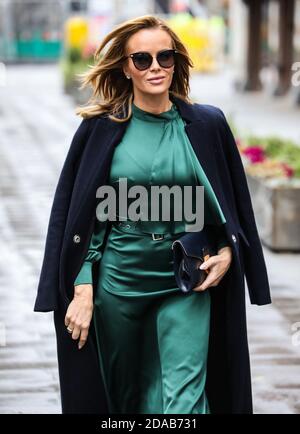 London, Großbritannien. November 2020. Amanda Holden verlässt die Global Radio Studios in London. Kredit: SOPA Images Limited/Alamy Live Nachrichten Stockfoto