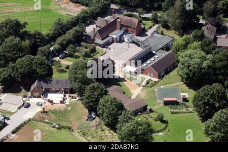 Luftaufnahme von Cropredy C der E Primary School, im Dorf Cropredy, in der Nähe von Banbury, Oxfordshire Stockfoto