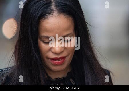 Claudia Webbe, Abgeordnete von Leicester East, verlässt das Westminster Magistrates Court, London, nachdem sie zwischen dem 1. September 2018 und dem 26. April 2020 wegen Belästigung einer Frau angeklagt worden war. Stockfoto