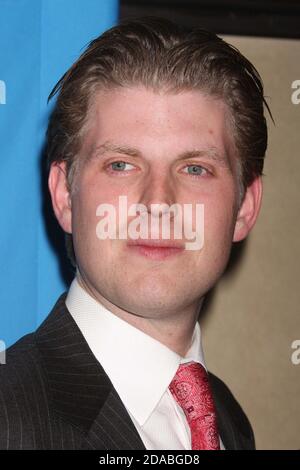 Eric Trump, Sohn von Donald und Ivana Trump, besucht am 25. März 2010 die Eröffnungsnacht von Twyla Tharps "Come Fly Away" im Marriott Marquis Theater in New York City. Foto: Henry McGee/MediaPunch Stockfoto