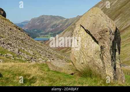 Blick vom Kirkstone Pass in Richtung Brothers Water im Herbst Lake District National Park Cumbria England Großbritannien GB Großbritannien Stockfoto