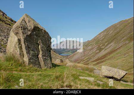 Blick vom Kirkstone Pass in Richtung Brothers Water im Herbst Lake District National Park Cumbria England Großbritannien GB Großbritannien Stockfoto