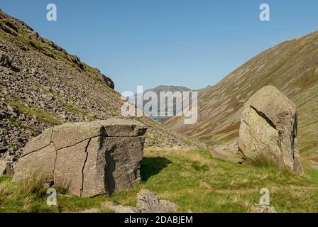 Blick vom Kirkstone Pass in Richtung Brothers Water im Herbst Lake District National Park Cumbria England Großbritannien GB Großbritannien Stockfoto