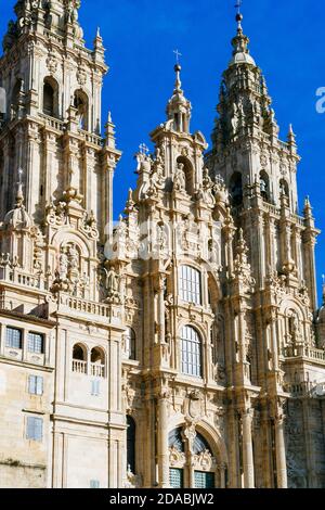 Kathedrale von Santiago de Compostela. Die westliche façade der Kathedrale, vom Praza do Obradoiro aus gesehen. Französischer Weg, Jakobsweg. Santiago d Stockfoto
