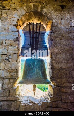 Glockenturm der Kirche San Esteban. Zabaldica, Esteríbar, Navarra, Spa Stockfoto