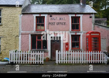 Ehemaliges Dorfpostamt im ländlichen Wales Stockfoto