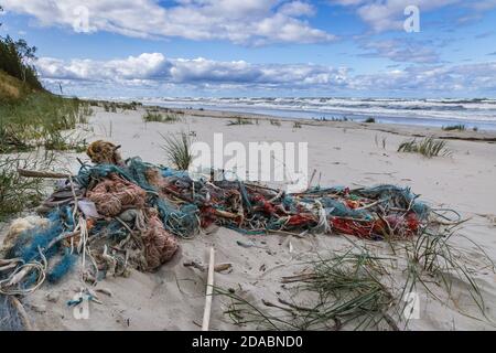 Die Fischernetze am Strand der Weichsel Spit, die Ausdehnung des Landes trennt die Bucht von Danzig in die Ostsee und die Weichsellagune in Polen Stockfoto