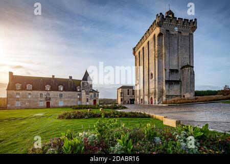 PONS, FRANKREICH - Okt 29 2020: Pons in der französischen Charente-Maritime Stockfoto