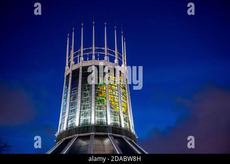 Liverpool Metropolitan Cathedral, offiziell bekannt als die Metropolitan Cathedral of Christ the King und lokal als "Paddy's Wigwam", der Turm, bekannt Stockfoto