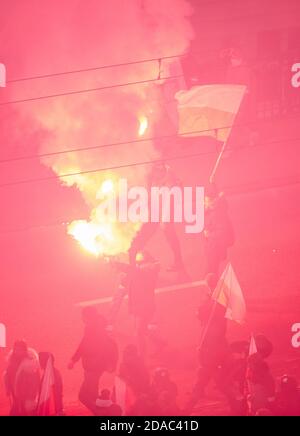 Warschau, Masowien, Polen. November 2020. Illegale Unabhängigkeit März Warsaw.in das Bild: Kredit: Hubert Mathis/ZUMA Wire/Alamy Live News Stockfoto