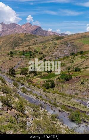 Landwirtschaftliche Landschaft in der Region Maragua, Departemento Sucre, Cordillera Central, Anden, Bolivien, Lateinamerika Stockfoto