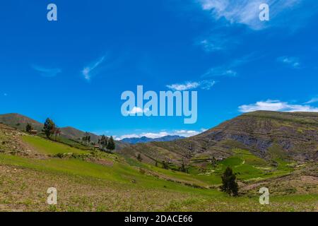 Landwirtschaftliche Landschaft in der Region Maragua, Departemento Sucre, Cordillera Central, Anden, Bolivien, Lateinamerika Stockfoto