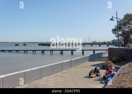 William Cory Promenade und Themse von Riverside Gardens, Erith, London Borough of Bexley, Greater London, England, Großbritannien Stockfoto