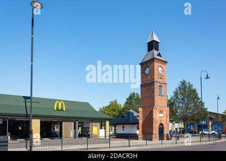 The Crayford Clock Tower (1903), Market Place, Crayford, London Borough of Bexley, Greater London, England, Vereinigtes Königreich Stockfoto