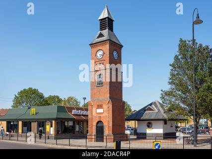 The Crayford Clock Tower (1903), Market Place, Crayford, London Borough of Bexley, Greater London, England, Vereinigtes Königreich Stockfoto