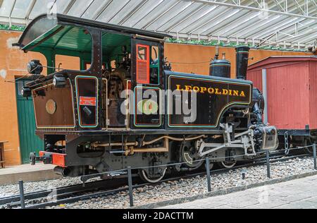 Petropolis, Brasilien - 23. Dezember 2008: Nahaufnahme der schwarzen historischen Lokomotive Leopoldina im Kaiserlichen Museum. Stockfoto